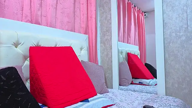 alicee foox online show from April 2026 05:29:01 PM