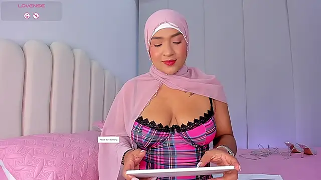 Amira-Zahra online show from June 2026 10:54:01 PM