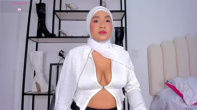 Amira-Zahra online show from July 2026 10:29:02 PM