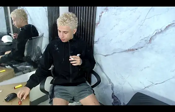 HollmanFronsh online show from November 2025 02:35:01 AM