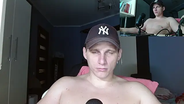 Poliglotjoe1 online show from December 2025 06:48:02 PM