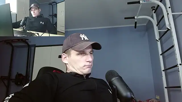 Poliglotjoe1 online show from January 2026 02:54:02 PM