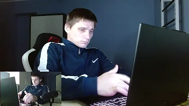 Poliglotjoe1 online show from February 2026 09:33:01 PM