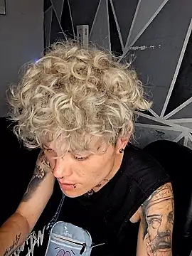 Snapshot of megan_NL chatting on January 2026 02:35:02 AM megan NL online show from January 2026 02:35:02 AM