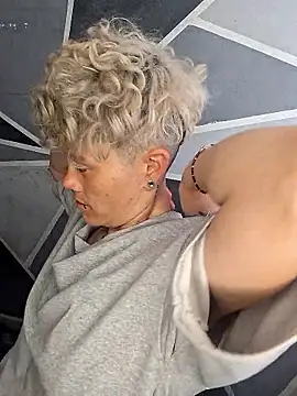 Snapshot of megan_NL chatting on January 2026 05:29:02 PM megan NL online show from January 2026 05:29:02 PM