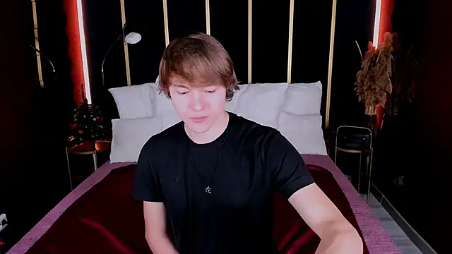 DonaldWoon online show from December 2025 06:09:01 AM