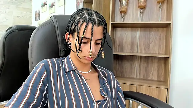 Snapshot of molly_madisson_ chatting on February 2026 06:30:01 PM molly madisson online show from February 2026 06:30:01 PM