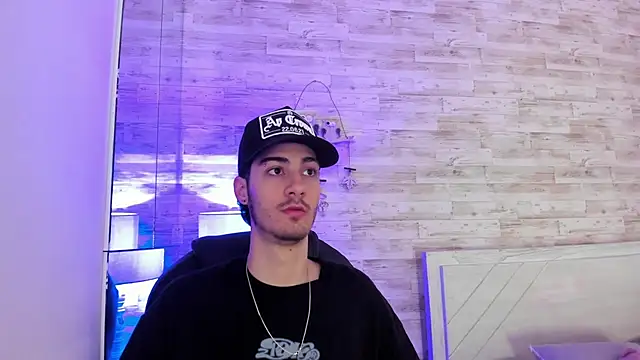 Emir Ozan  online show from January 2026 11:25:01 AM