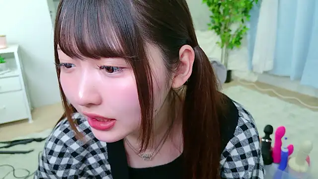 Snapshot of _Sakura_F chatting on April 2026 12:10:01 PM Sakura F online show from April 2026 12:10:01 PM