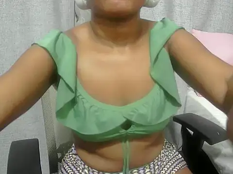 Cherrydollx online show from April 2026 08:47:01 PM