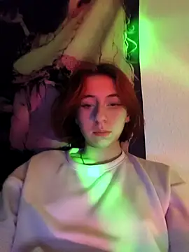 Luna Brush online show from November 2025 07:24:01 PM