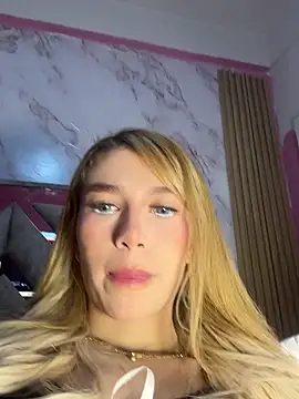 Snapshot of valeryfox__ chatting on December 2025 11:02:01 PM valeryfox online show from December 2025 11:02:01 PM