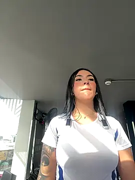 Elizabeth Martinez11 online show from November 2025 08:54:02 PM