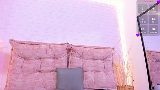 lunaa hart online show from April 2026 12:44:01 AM