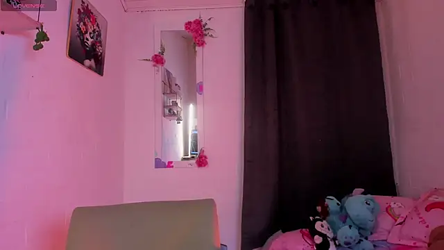 Snapshot of Cristal_dark chatting on March 2026 11:44:01 PM Cristal dark online show from March 2026 11:44:01 PM