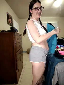 LaylaLucis online show from March 2026 10:02:01 PM