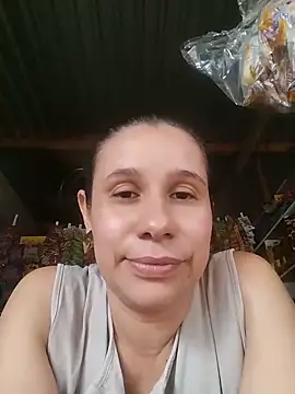 Snapshot of MIA-LARIOS chatting on June 2026 10:01:02 PM MIA-LARIOS online show from June 2026 10:01:02 PM