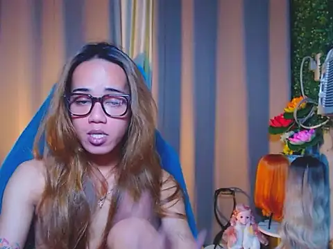 imadriana12 online show from December 2025 05:42:02 PM