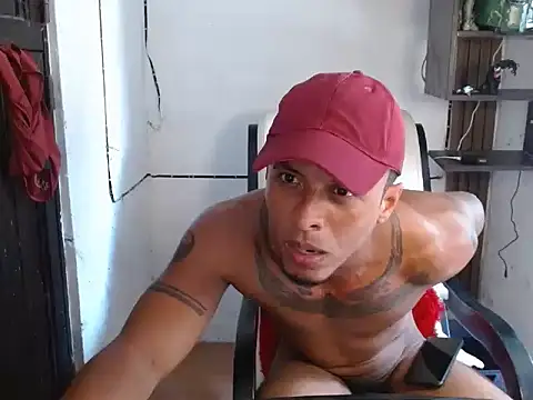 Snapshot of bigblackmen117uncs chatting on November 2025 06:29:02 PM bigblackmen117uncs online show from November 2025 06:29:02 PM