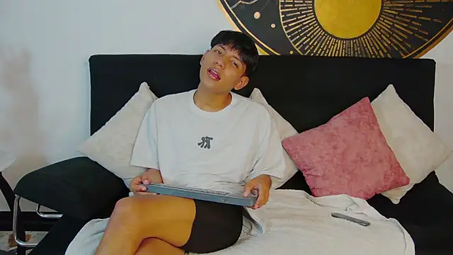 Liam Sinclair online show from February 2026 08:37:01 PM