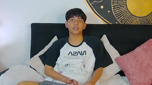 Liam Sinclair online show from February 2026 08:05:02 PM