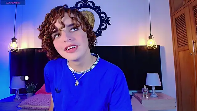 Skyee angel online show from March 2026 07:40:01 PM