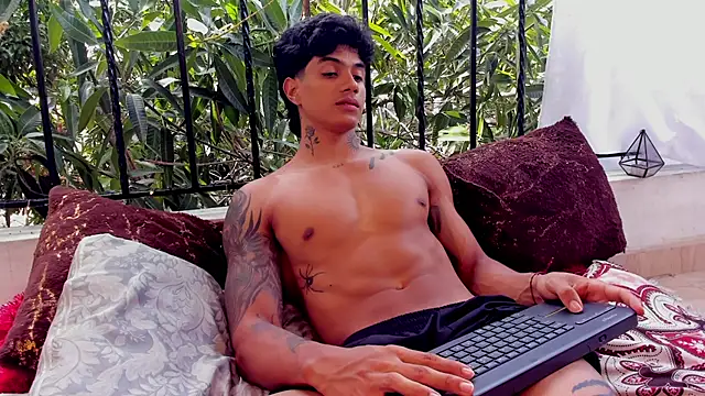 Snapshot of aress_damon chatting on April 2026 07:11:02 PM aress damon online show from April 2026 07:11:02 PM