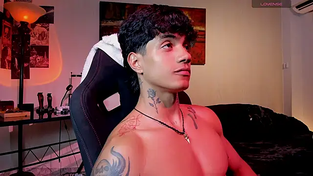Snapshot of aress_damon chatting on April 2026 08:57:02 PM aress damon online show from April 2026 08:57:02 PM