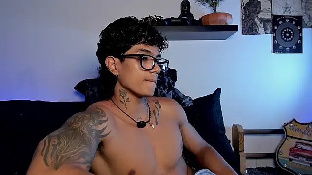 Snapshot of aress_damon chatting on August 2026 07:49:02 PM aress damon online show from August 2026 07:49:02 PM