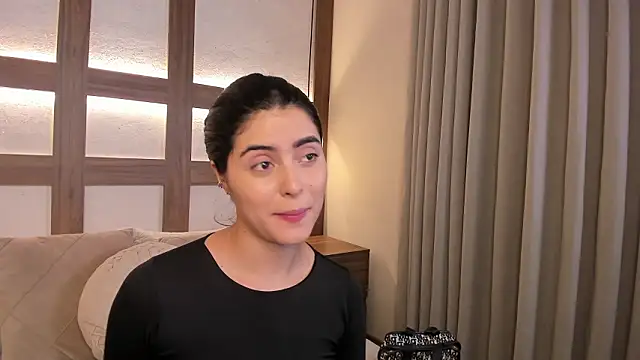 SarhaVega online show from February 2026 12:25:01 PM