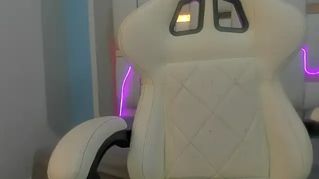 mask red girl online show from February 2026 07:53:01 PM