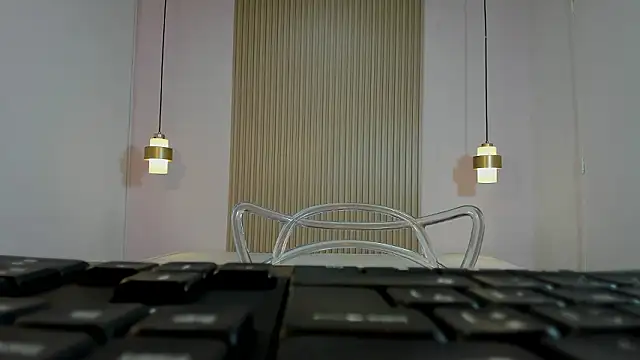 Izelevans online show from February 2026 12:34:01 PM