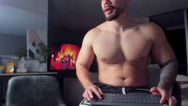 Valenthino Salvatore online show from April 2026 03:21:01 AM