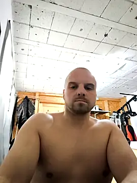 Phoenix2310 online show from December 2025 10:19:01 AM