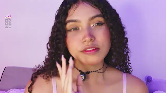 EloiseSweetxx online show from April 2026 06:41:01 PM