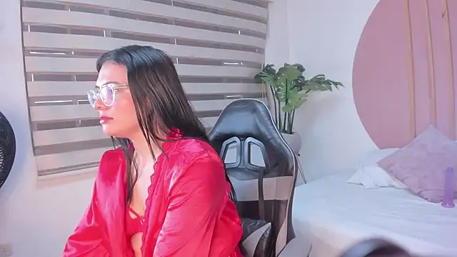 samantha loughty online show from December 2025 07:09:01 PM