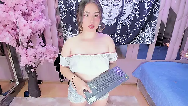 Naomistart online show from December 2025 09:19:02 PM