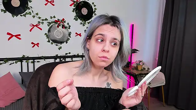 LiraBelle online show from April 2026 03:07:02 AM