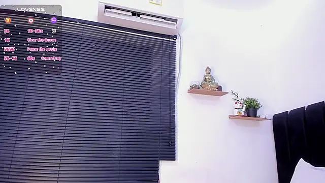 hinnataSmilerr online show from April 2026 09:52:01 PM