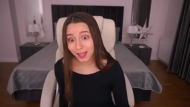 TinyNatalie online show from December 2025 02:38:01 AM