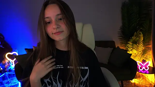 TinyNatalie online show from July 2026 08:22:02 PM