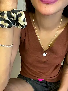 LOVELY BABYJI online show from December 2025 10:32:01 AM