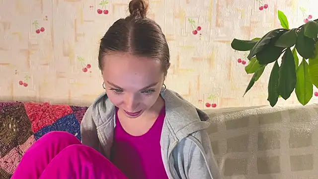 PaulaTisch online show from December 2025 03:07:02 PM