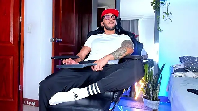 JotaCeliz online show from December 2025 05:18:02 PM