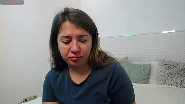 Leona Rae online show from January 2026 07:46:02 AM