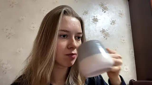 Snapshot of MichikoWienandt chatting on November 2025 05:32:02 AM MichikoWienandt online show from November 2025 05:32:02 AM