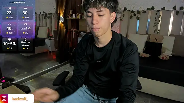 Snapshot of kaelwolf_tay chatting on February 2026 07:20:01 PM kaelwolf tay online show from February 2026 07:20:01 PM