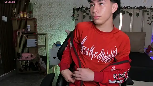 Snapshot of kaelwolf_tay chatting on February 2026 07:09:02 PM kaelwolf tay online show from February 2026 07:09:02 PM