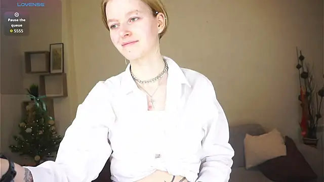 ToyaPletz online show from April 2026 08:09:02 PM