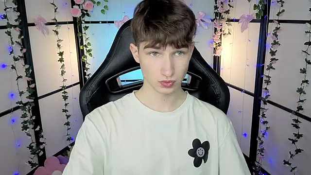 Maxwellchiik online show from November 2025 09:29:02 PM